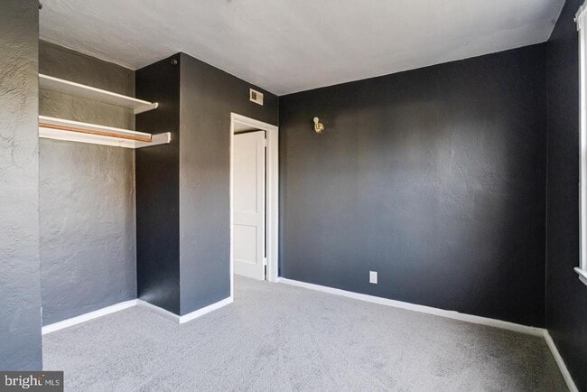 Building Photo - 2 Chesapeake Ct