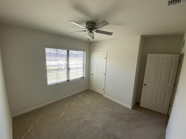 Building Photo - 510 Old Country Rd S E