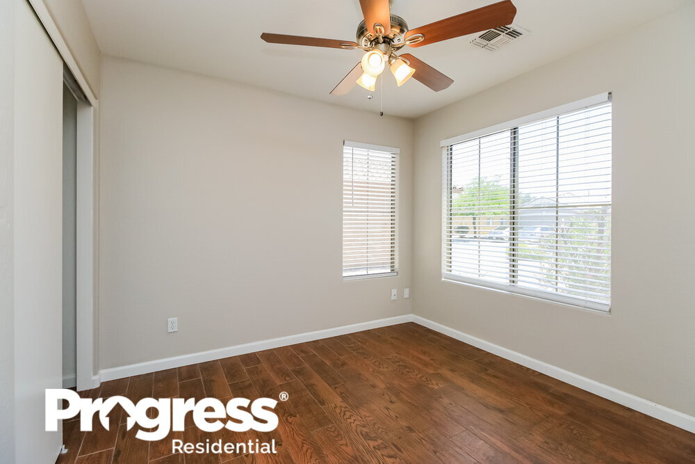 Building Photo - 44 E Coral Bean Dr