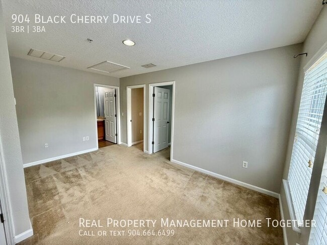 Building Photo - 904 Black Cherry Dr S