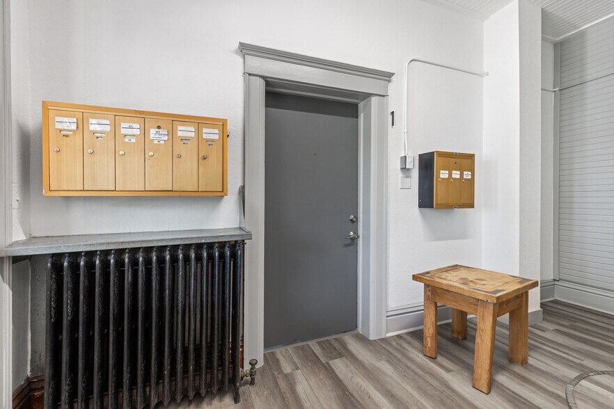 Building Photo - 1427 9th Ave