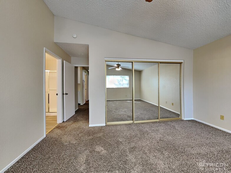 Building Photo - 1582 Woodhaven Ln