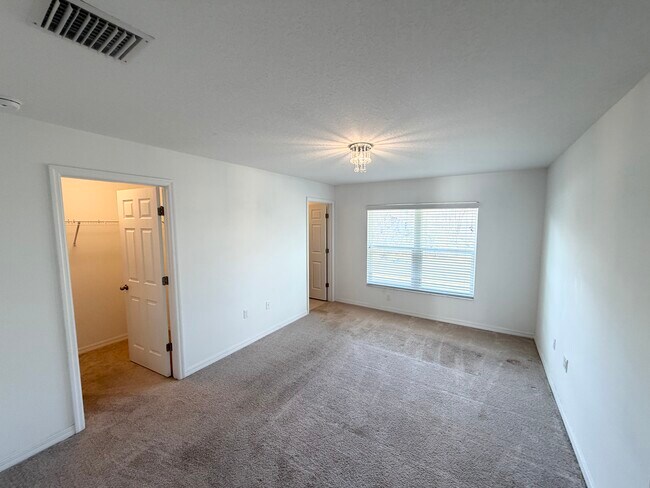 Building Photo - 10 Rainstone Ln