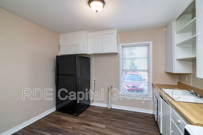 Building Photo - 6163 Brocks Ln