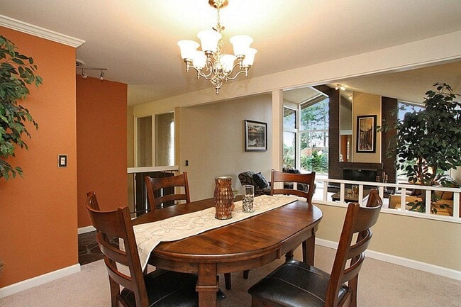 Building Photo - 4bd/2.5ba Bellevue Home