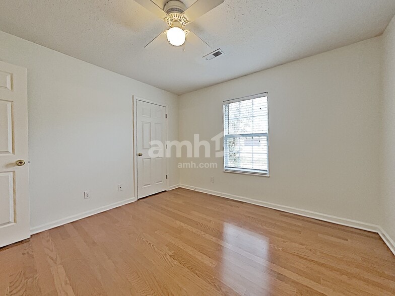 Building Photo - 2322 Sir Edward Ln