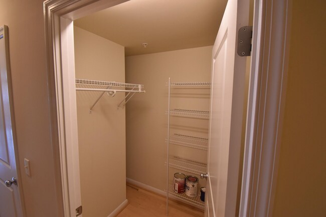 Building Photo - The Continental