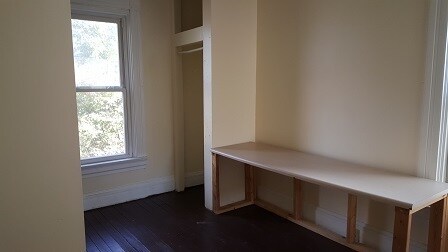 Building Photo - Incredible Value in Walnut Hills - move ri...