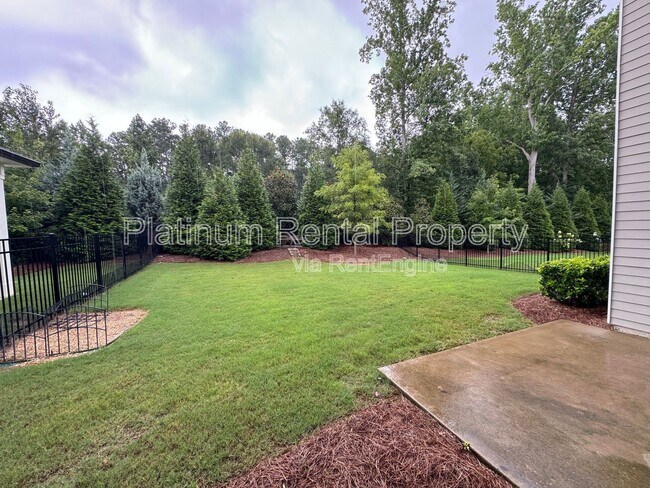 Building Photo - 705 Fieldcrest Park Ln