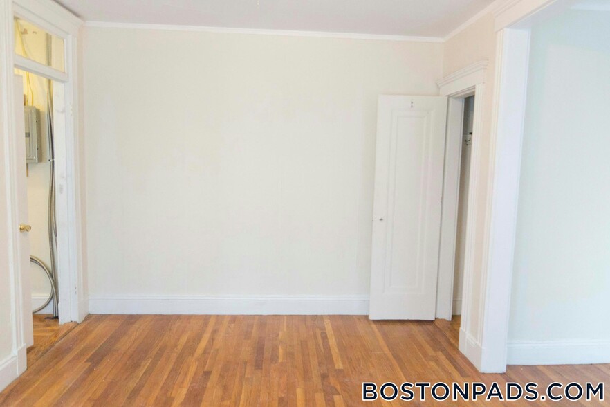 Building Photo - 1175 Boylston St