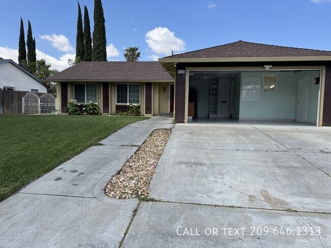 Building Photo - 1525 Griffith Pl