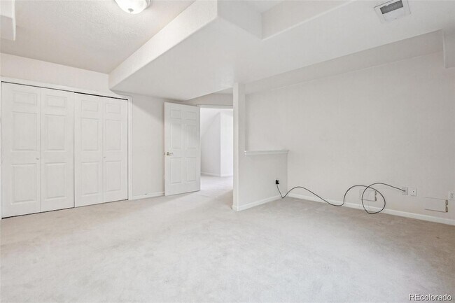 Building Photo - 6333 S Sicily Way