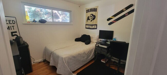 Building Photo - Aug. 2026 Pre-Lease Spacious 5-Bedroom Home in Desirable South Boulder Neighborhood