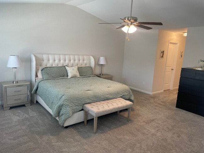 Building Photo - Stunning 4BR Home with Fenced Yard, Loft & Luxury Finishes in Elgin! Available July 1st!