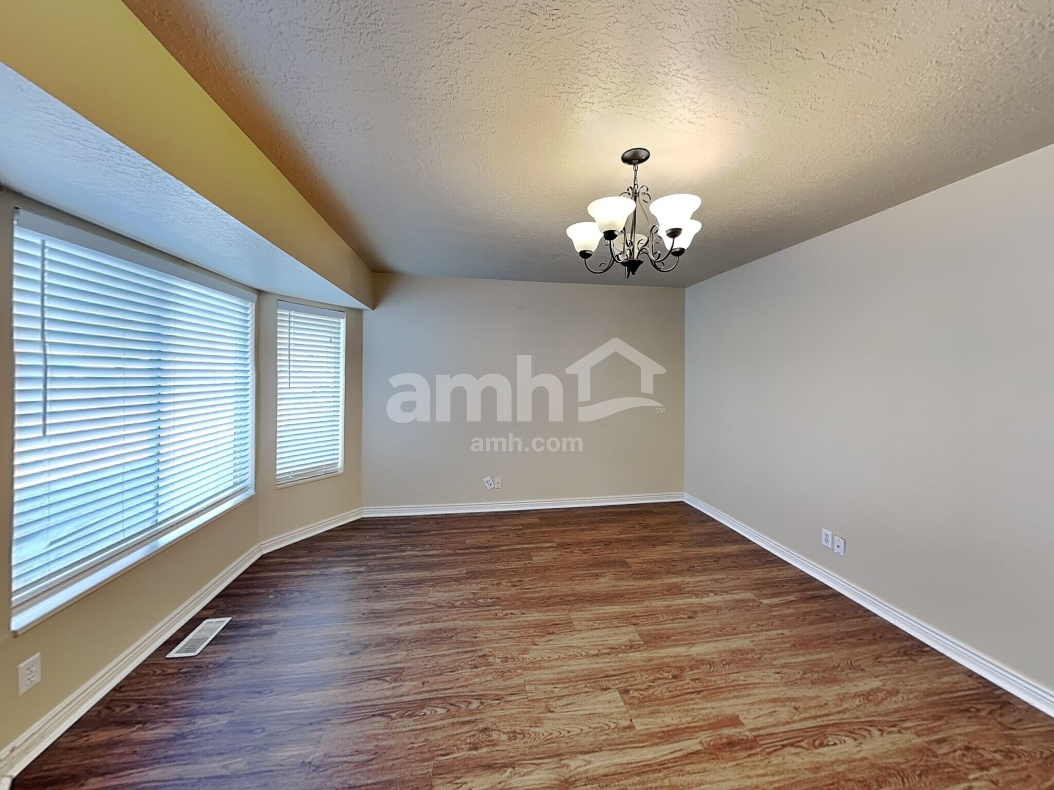 Building Photo - 373 W 2200 N
