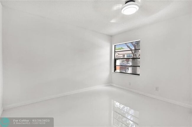 Building Photo - 201 Freedom Ct