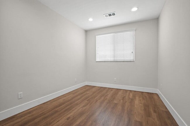 Building Photo - 3652 Percy St