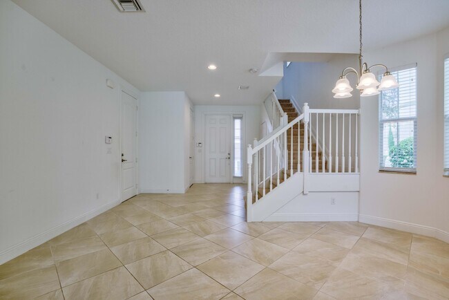 Building Photo - 119 Diamante Way
