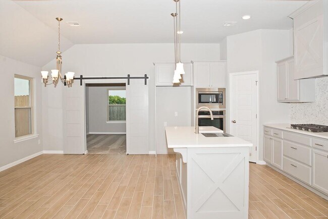 Building Photo - 1005 SW 140th St