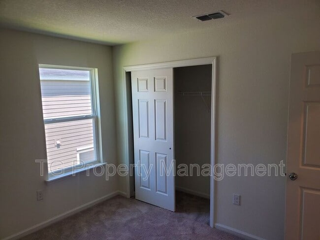 Building Photo - 26 Great Star Ct