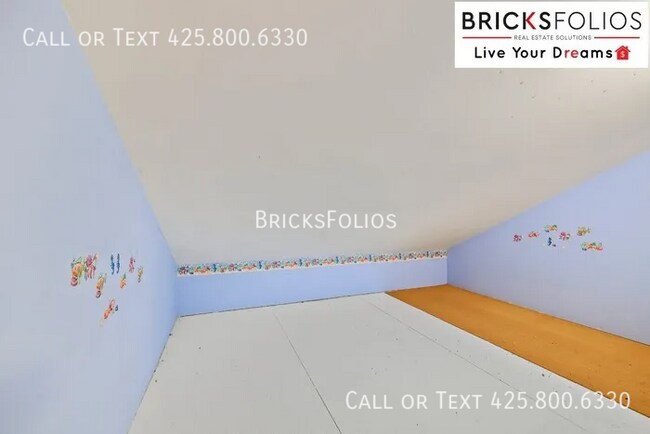 Building Photo - Welcome to Tukwila Haven – Open Concept Home Near Sound Transit!