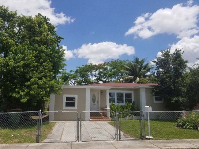 Building Photo - 1085 NW 133rd St