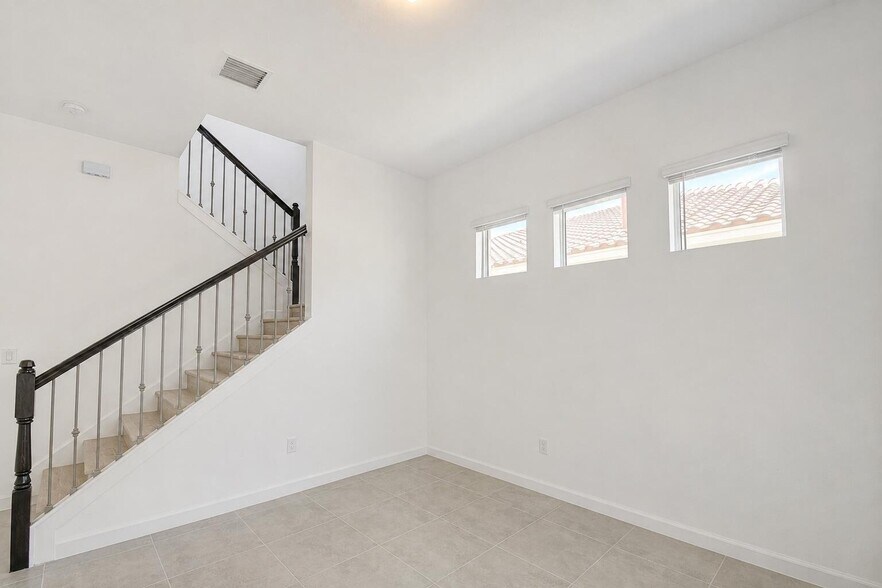 Building Photo - 1000 Sterling Pine Pl