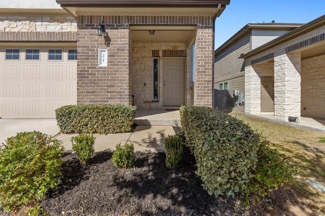 Building Photo - 3201 E College Park Dr