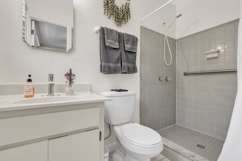 Building Photo - 4501 Bray Rd