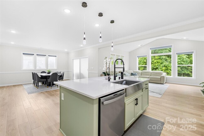 Building Photo - 6104 Balham Ct