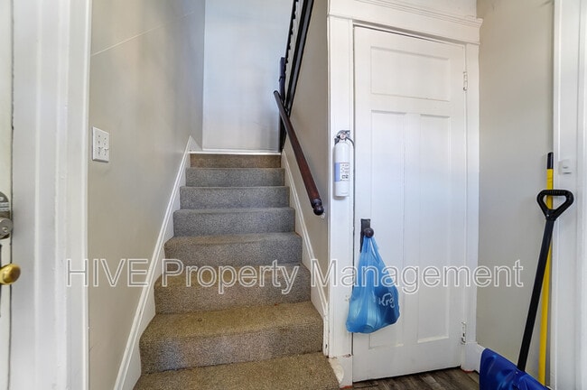 Building Photo - 3640 Besuden Ct