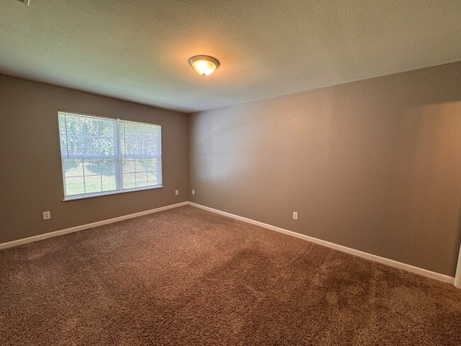Building Photo - 5828 Victory Ave