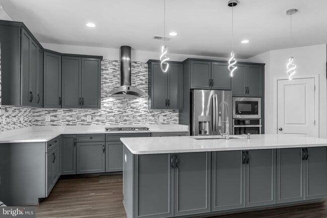 Building Photo - 23035 Sullivans Cove Sq