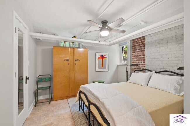 Building Photo - 132N33RD