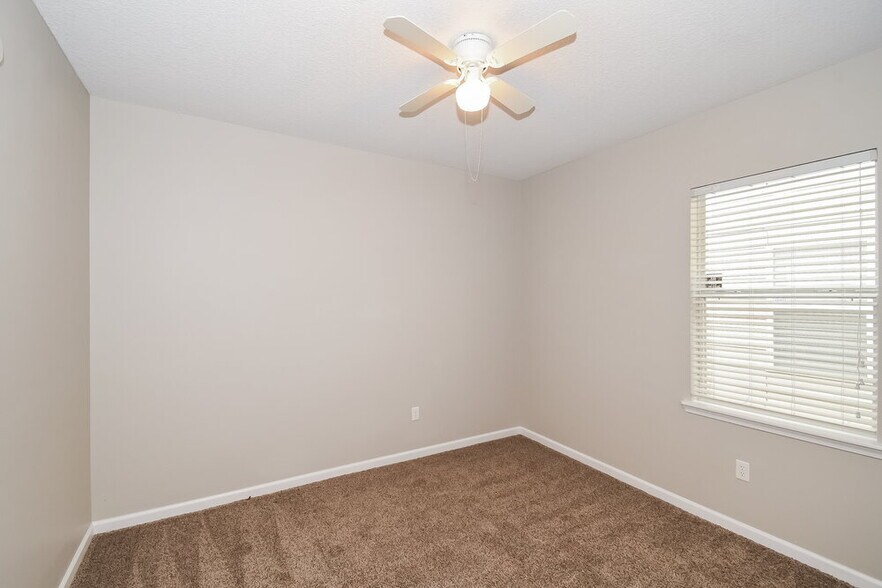 Building Photo - 11997 Alexandra Dr