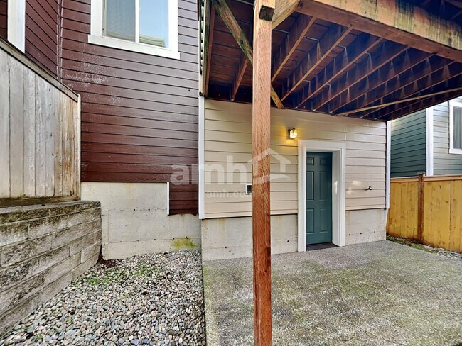 Building Photo - 125 Wild Rose St