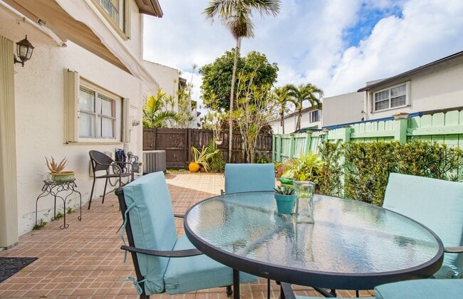 Building Photo - 6512 SW 112th Pl