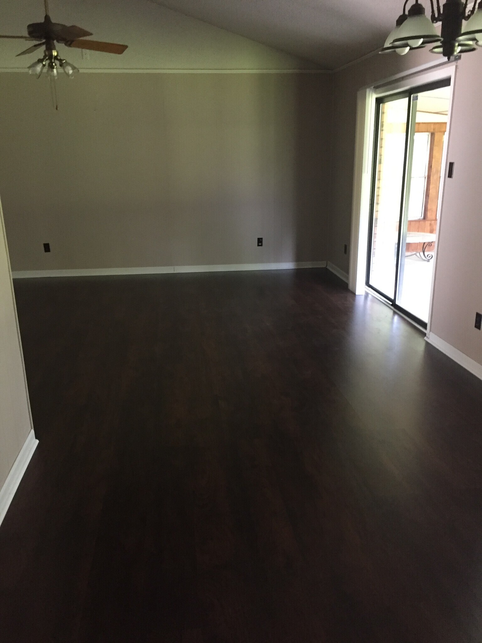 Building Photo - 115 Leisure Dr