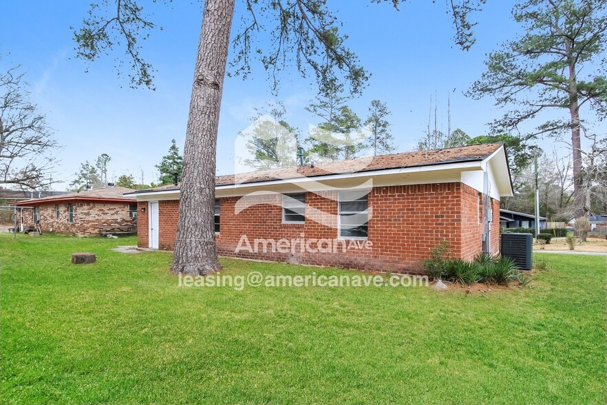 Building Photo - 2965 Celeste Dr