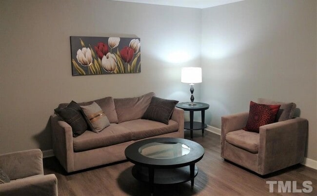 Building Photo - 411 Rose Ln