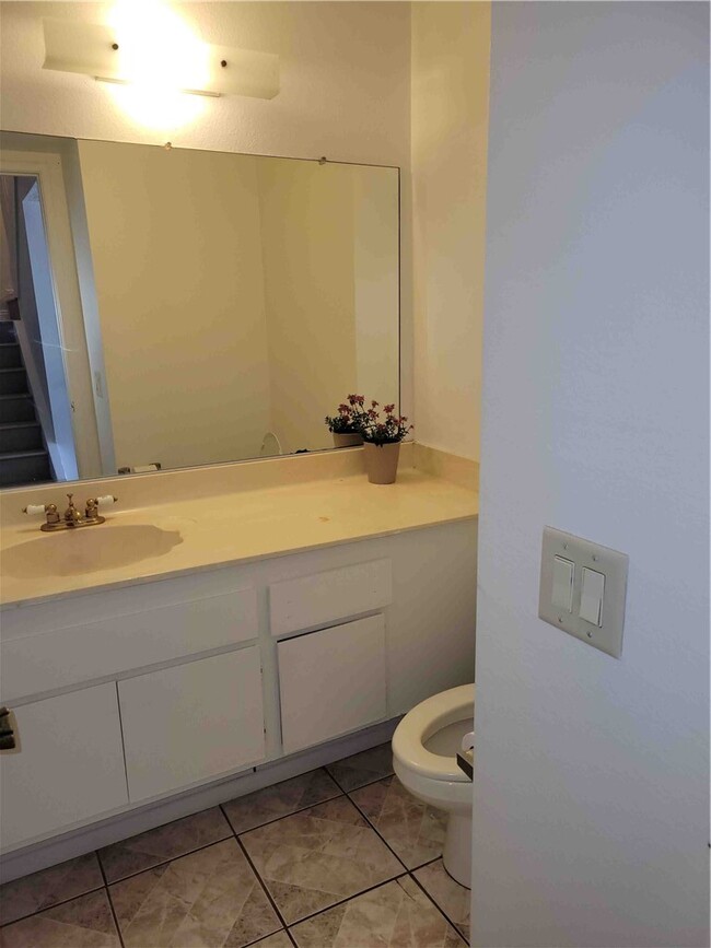 Building Photo - 4761 Guadalajara Way