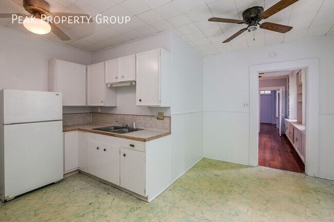 Building Photo - 522 Probasco St