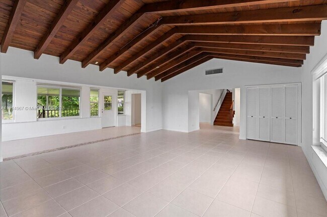 Building Photo - 1961 NE 188th St