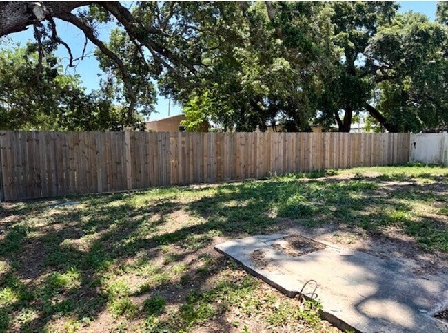 Building Photo - **3/2 Manufactured home near Boggy Creek Road/Taft**