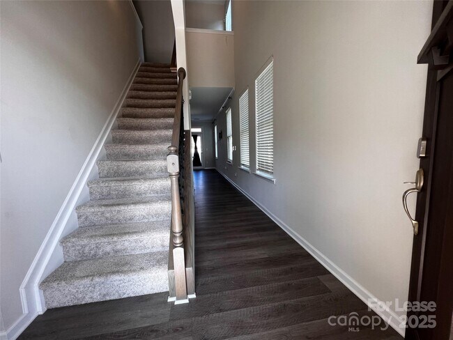 Building Photo - 108 Keats Aly