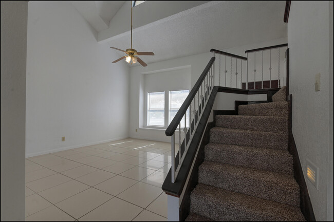 Building Photo - 695 Bluff Canyon Cir