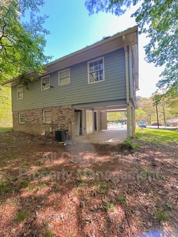 Building Photo - 801 Plainville Terrace SW