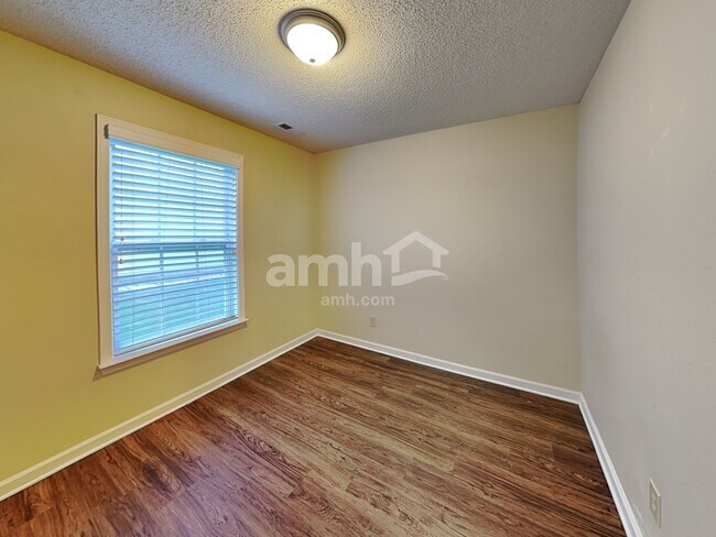 Building Photo - 5631 Hammermill Dr