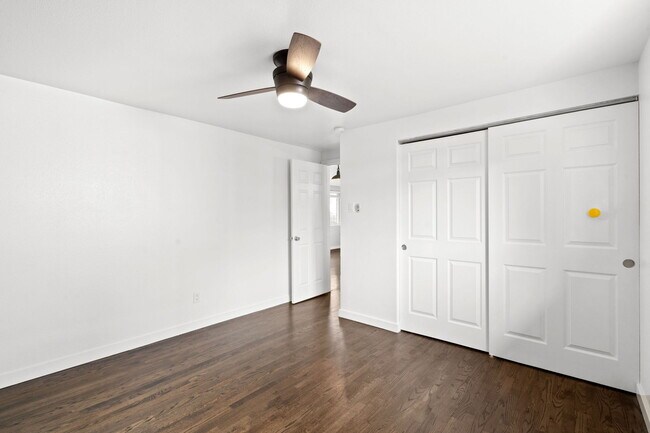Building Photo - 1814 E 31st Ave
