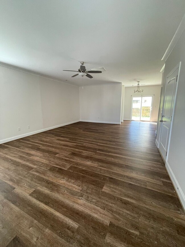Building Photo - Sign a 12-month lease now and receive the ...